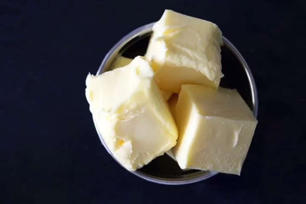 beurre issu du lait de vache.
